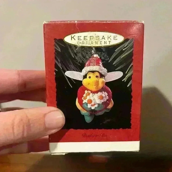 SUPER CUTE DAD TO BEE HALLMARK ORNAMENT - Picture 1 of 7
